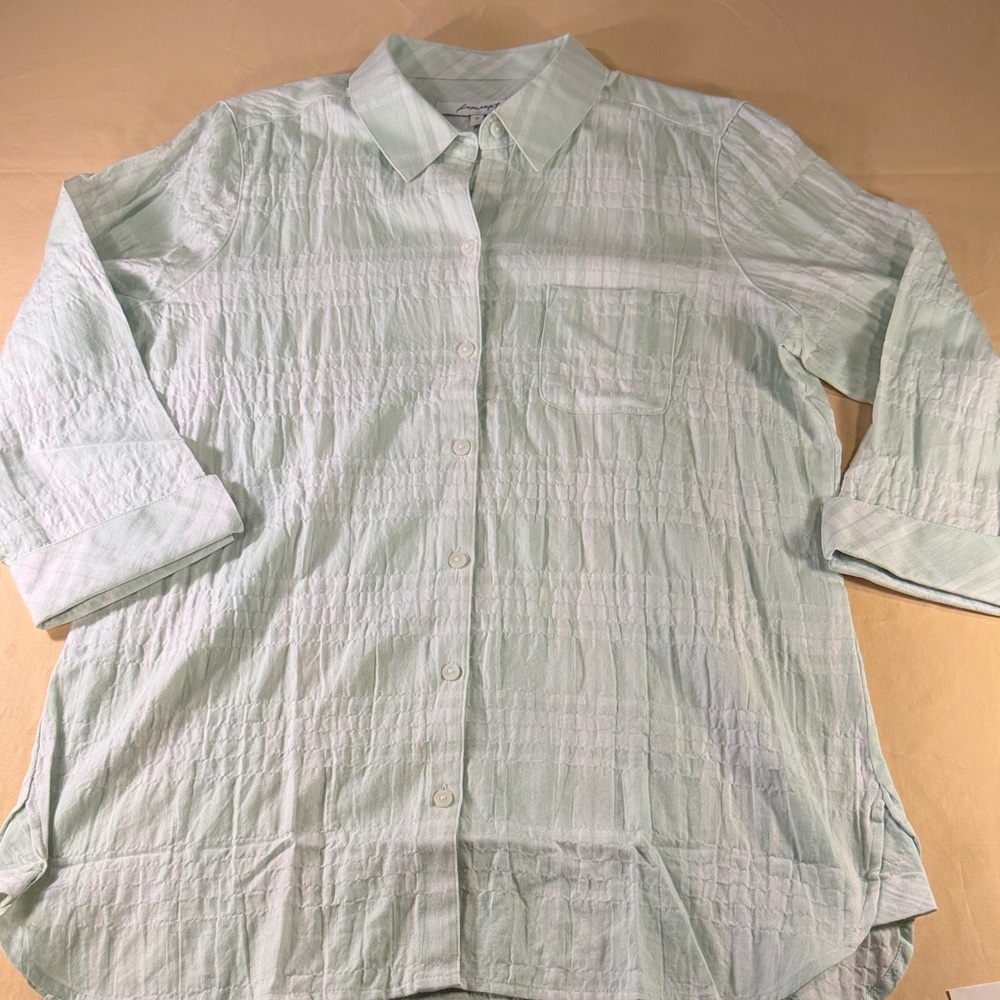 Foxcroft women’s blouse size 10 three-quarter sleeves with flip cuffs button up